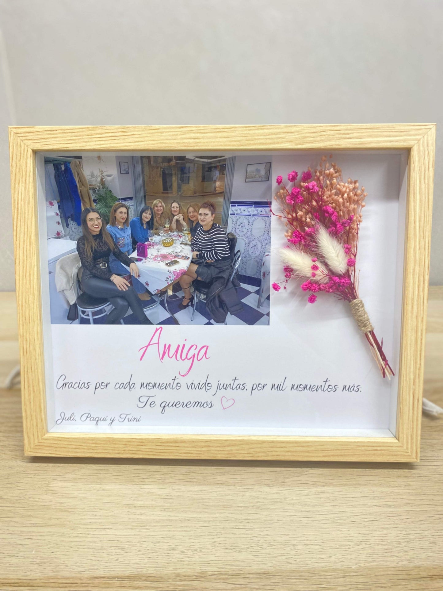 Marco con flor preservada con foto y texto personalizado - REGALA AMOR