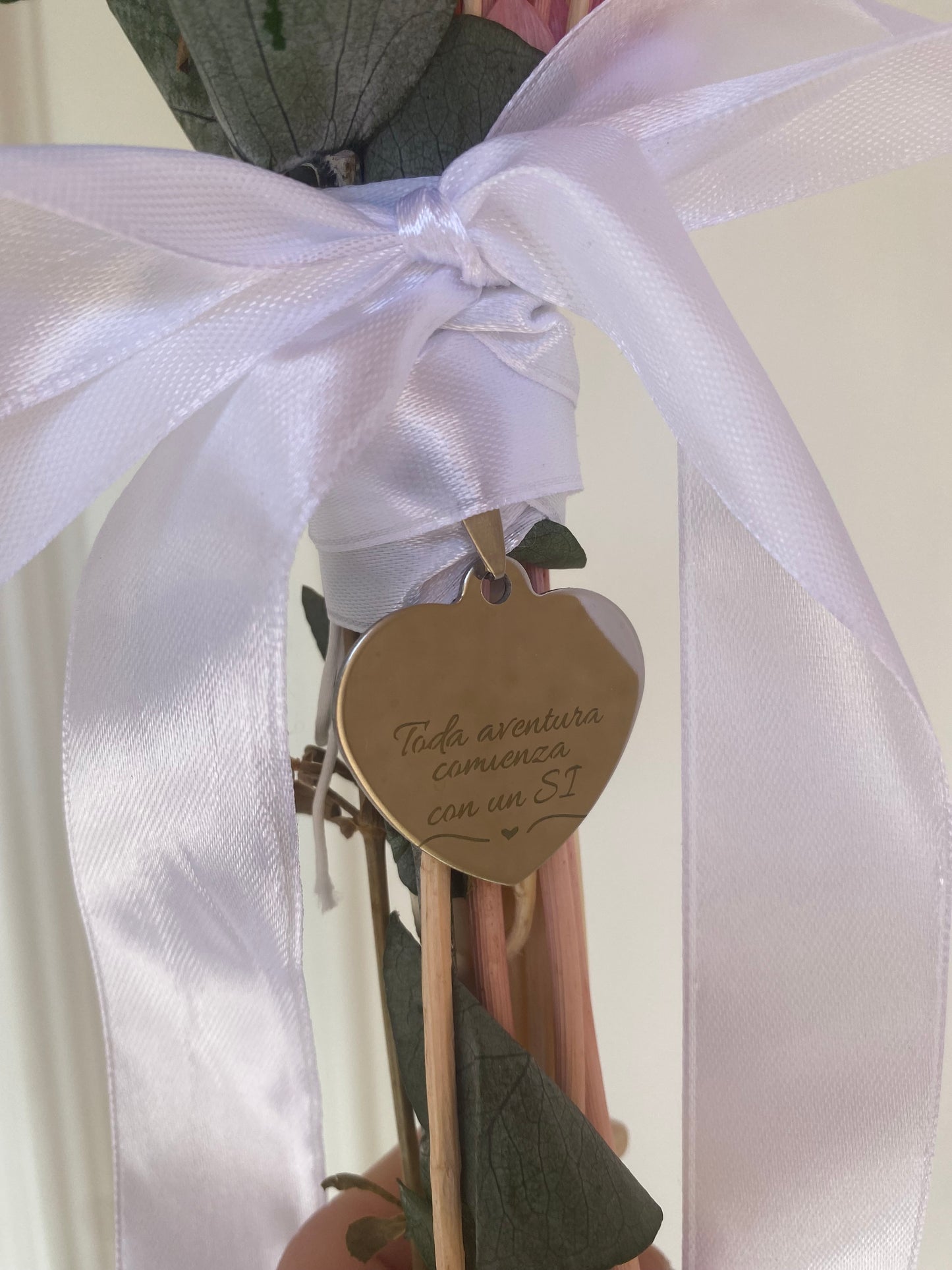 Medalla ramo de novia en forma de corazón personalizada