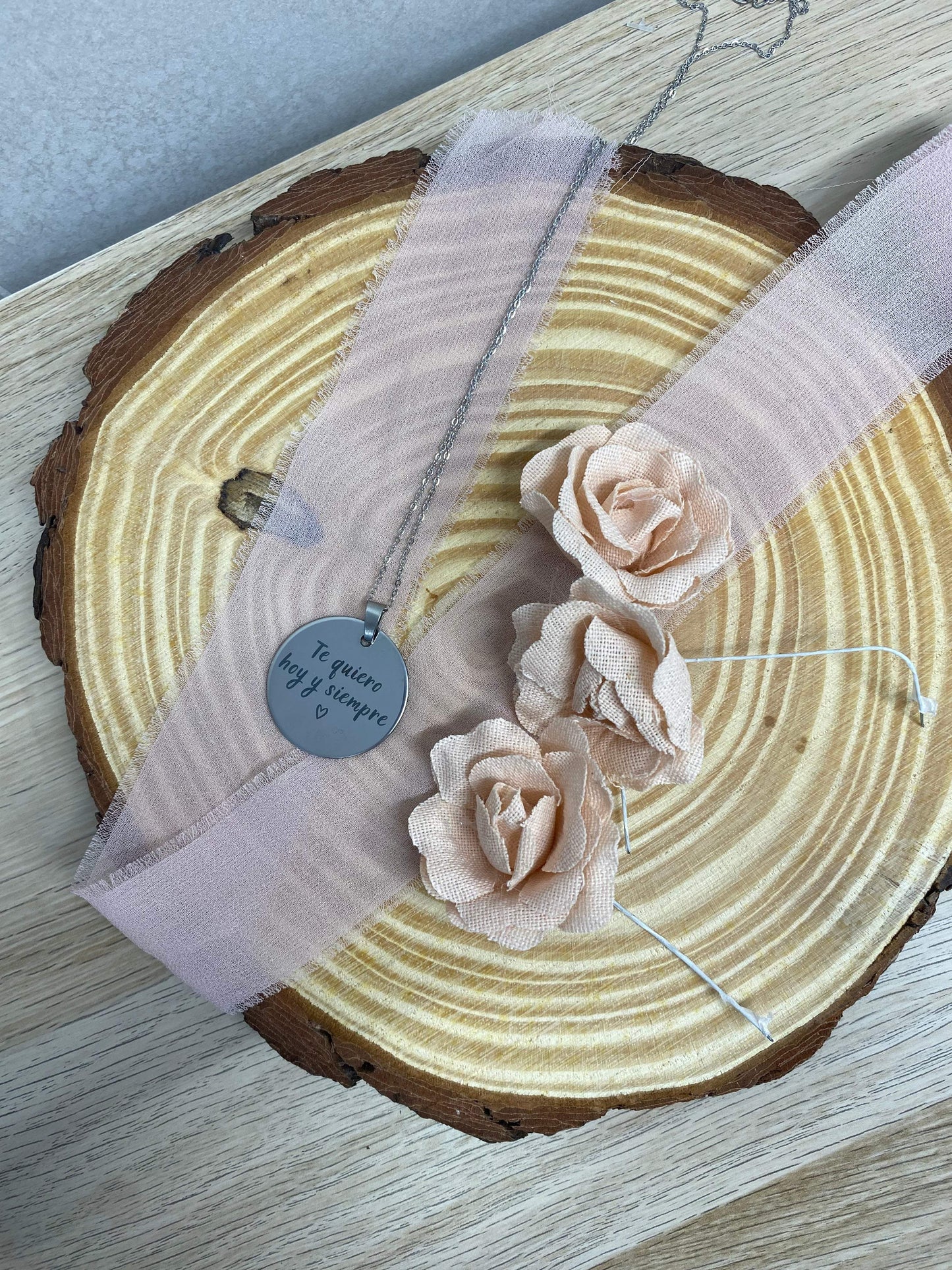 Collar redondo con mensaje personalizado - REGALA AMOR