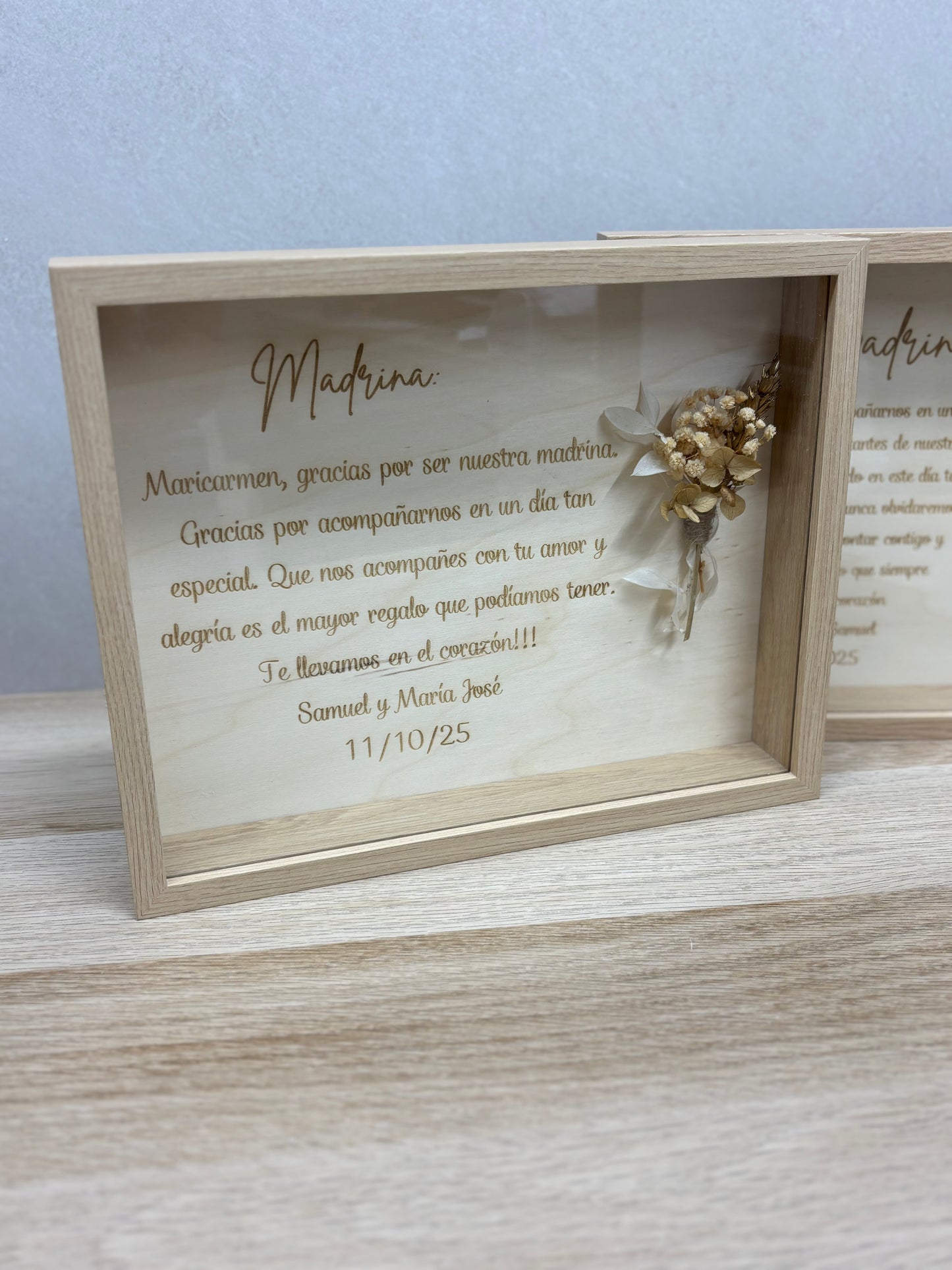 Cuadro personalizado en madera con flor preservada | Regalo decorativo