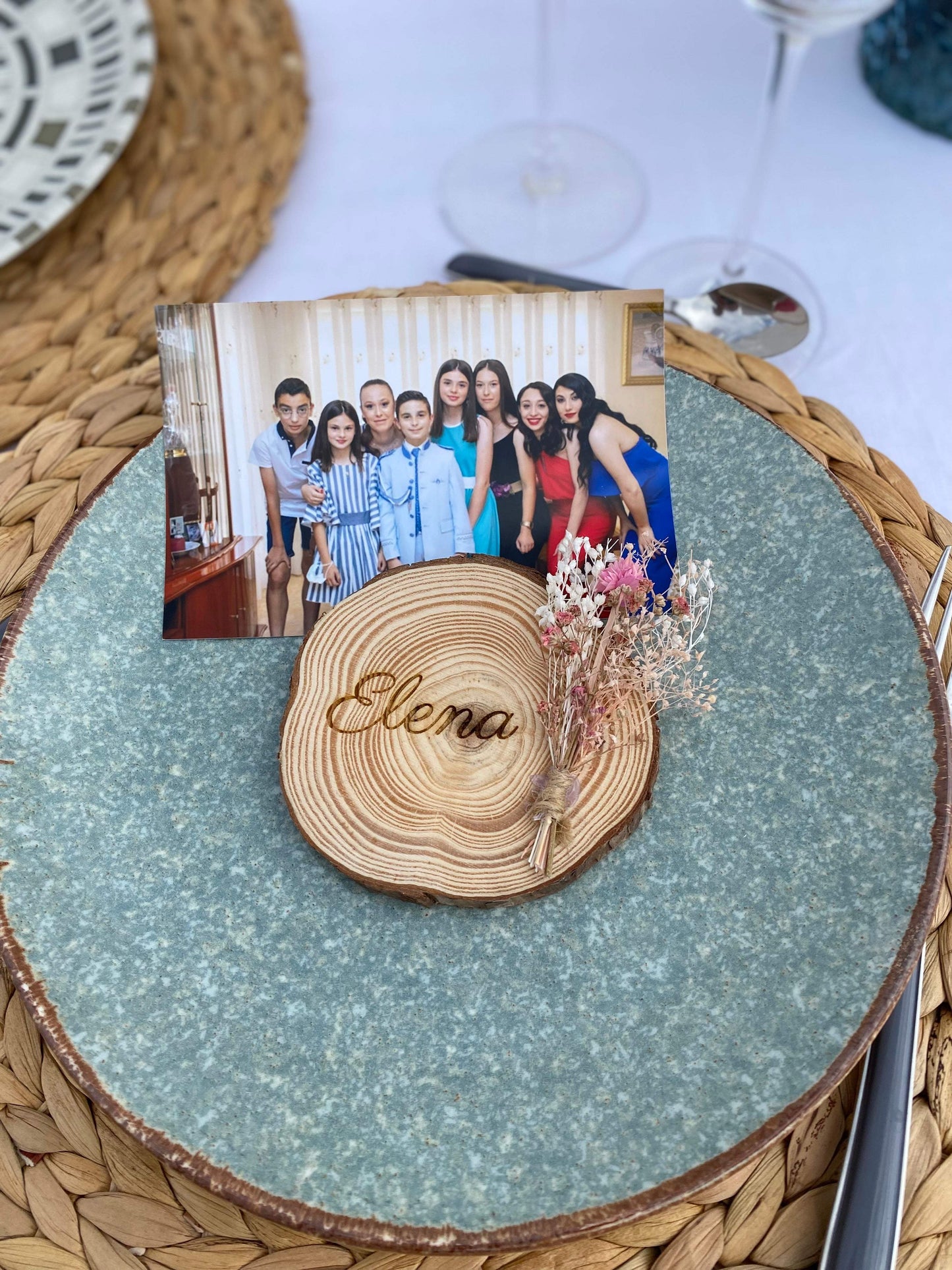 Marca sitios rodaja de madera con flor preservada - REGALA AMOR