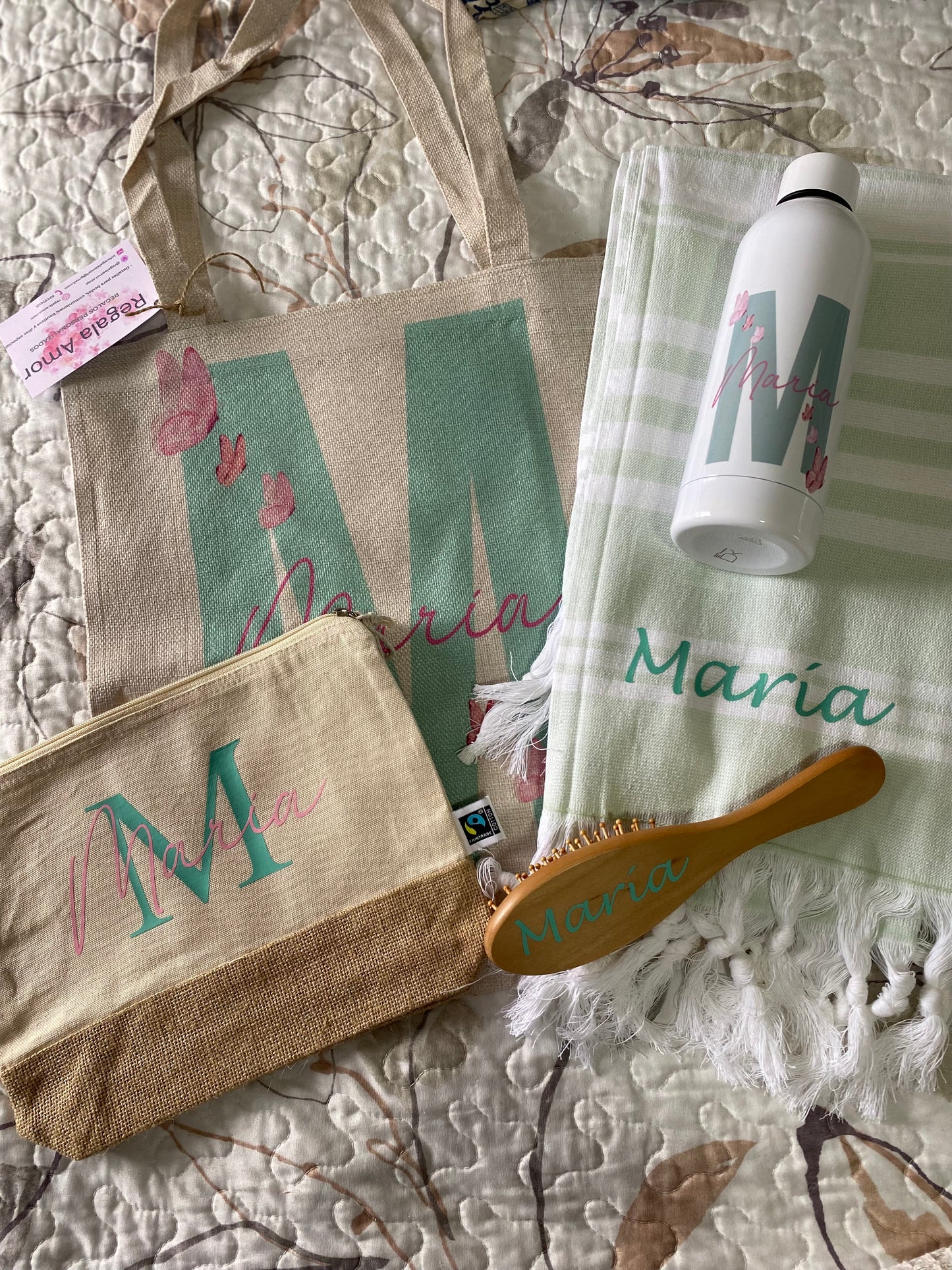 Pack Verano personalizado – tote bag, toalla, botella, neceser y cepillo