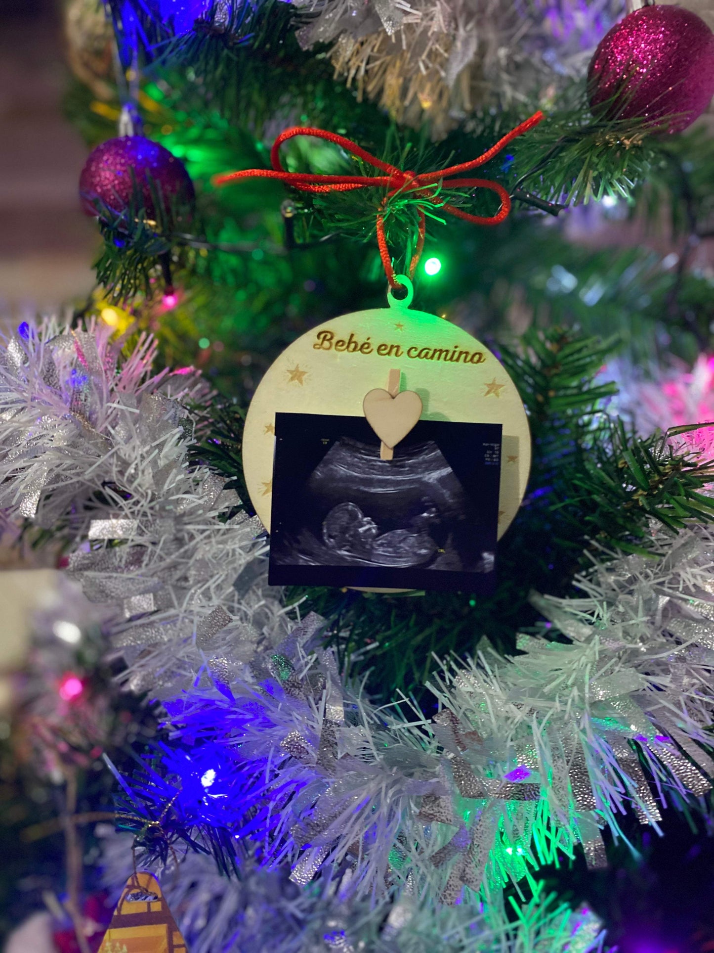 Bola navidad bebe en camino - REGALA AMOR