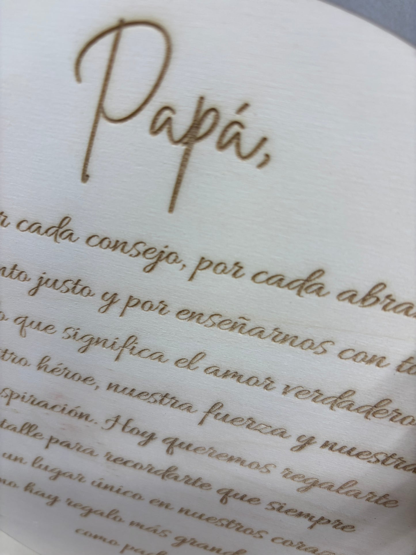 Placa dedicatoria con flor preservada – Regalo personalizado