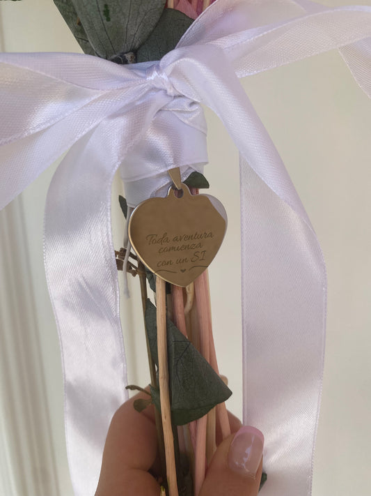 Medalla ramo de novia en forma de corazón personalizada