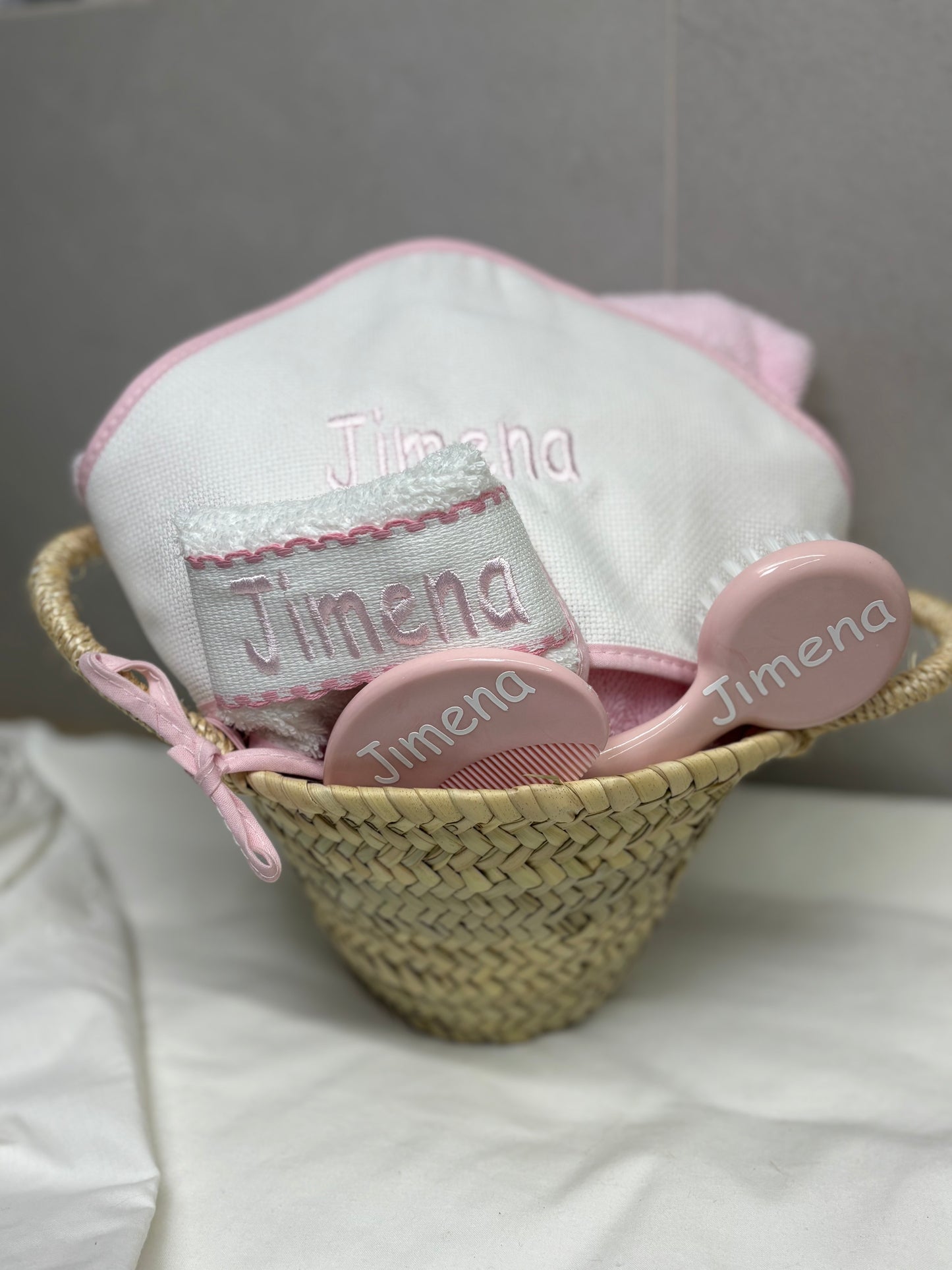 Pack regalo bebé bordado Capaza