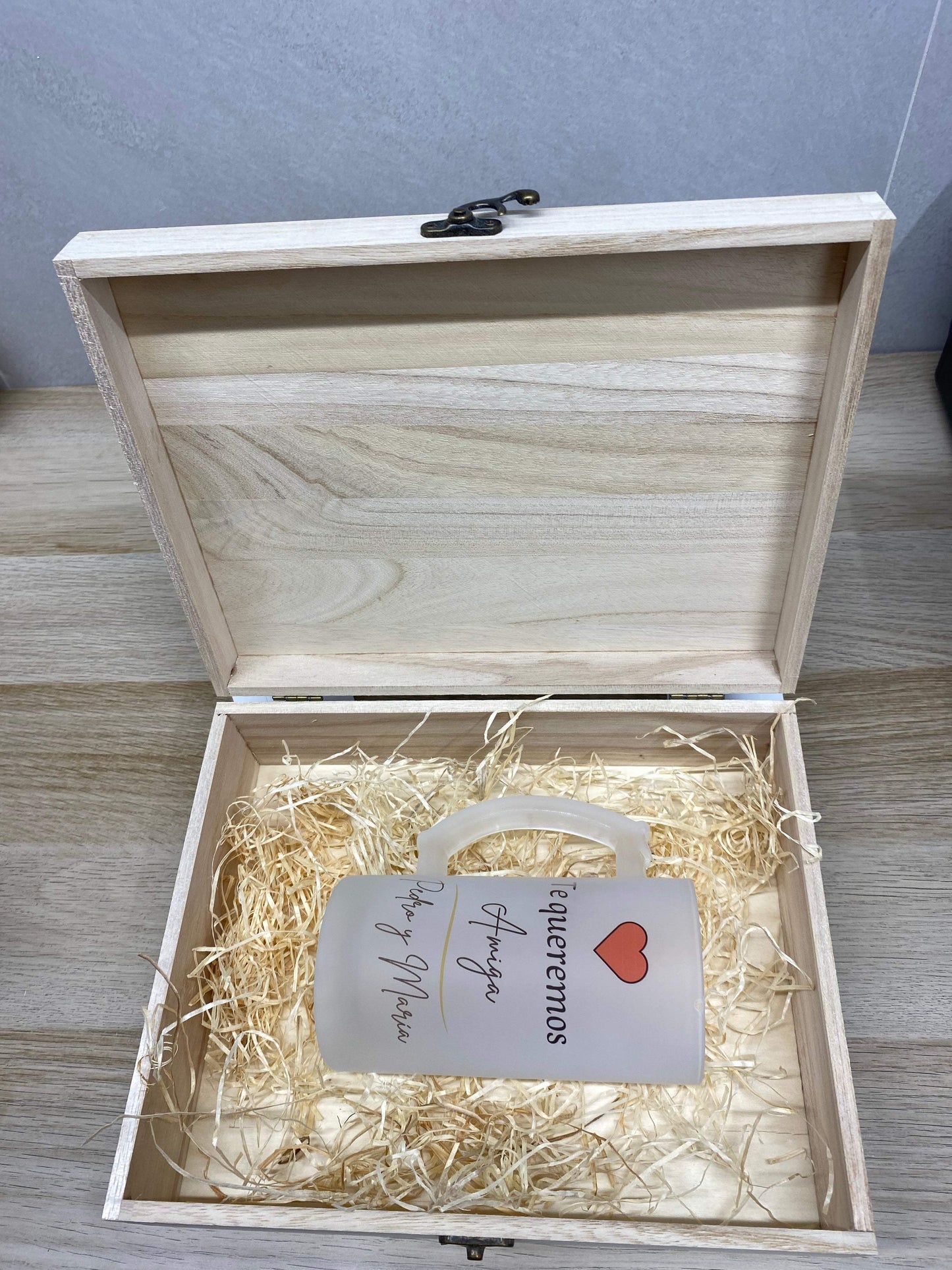 Caja con jarra de cerveza - REGALA AMOR