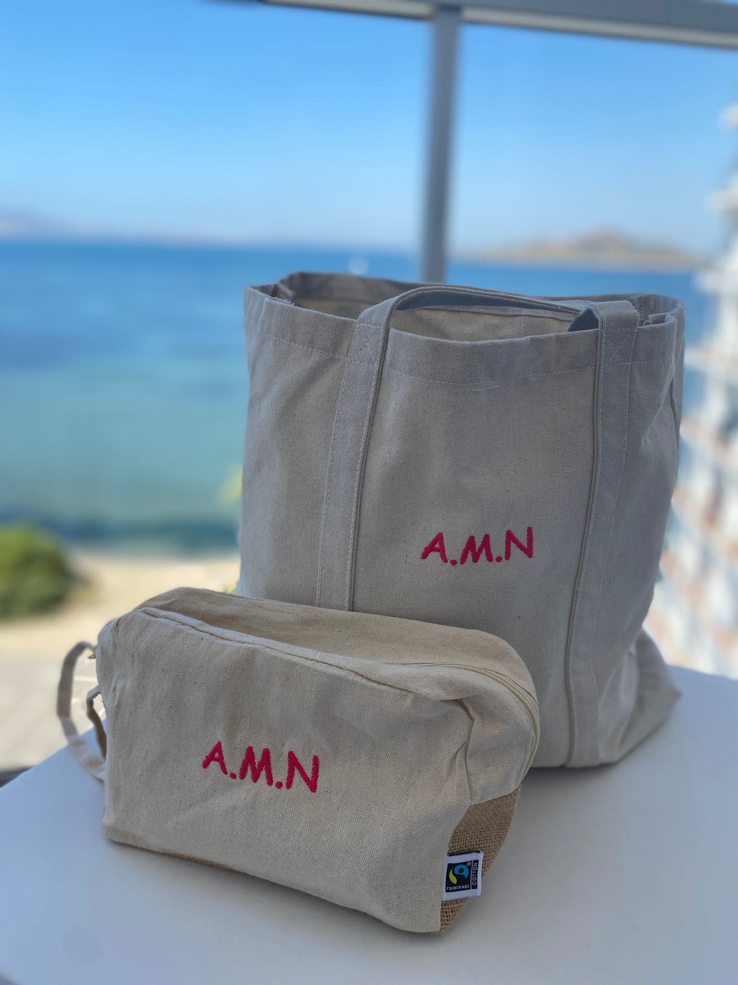 Pack Bolsa y Neceser Bordado – Personalizado con nombre o inicial