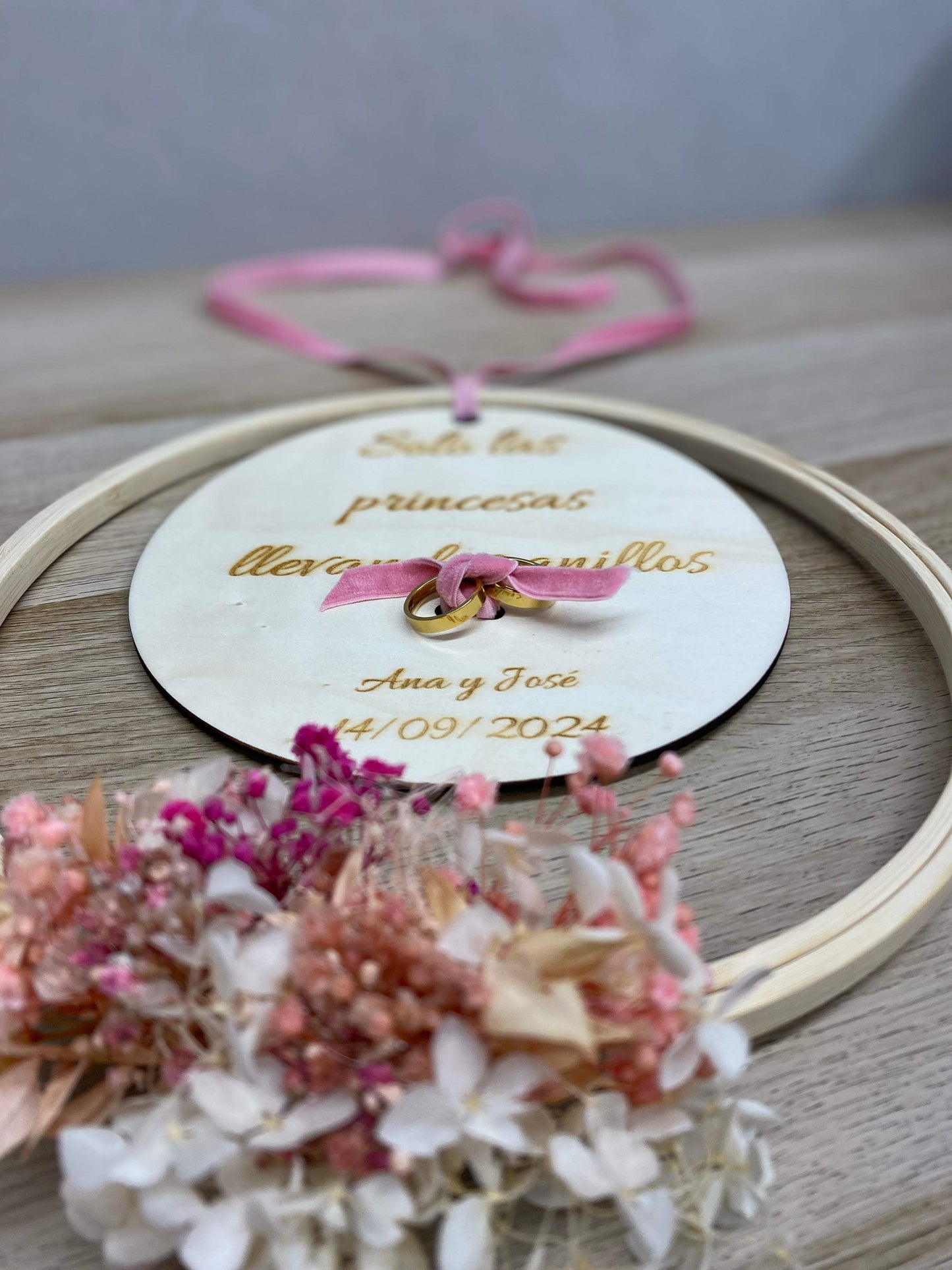 Porta alianzas floral - REGALA AMOR