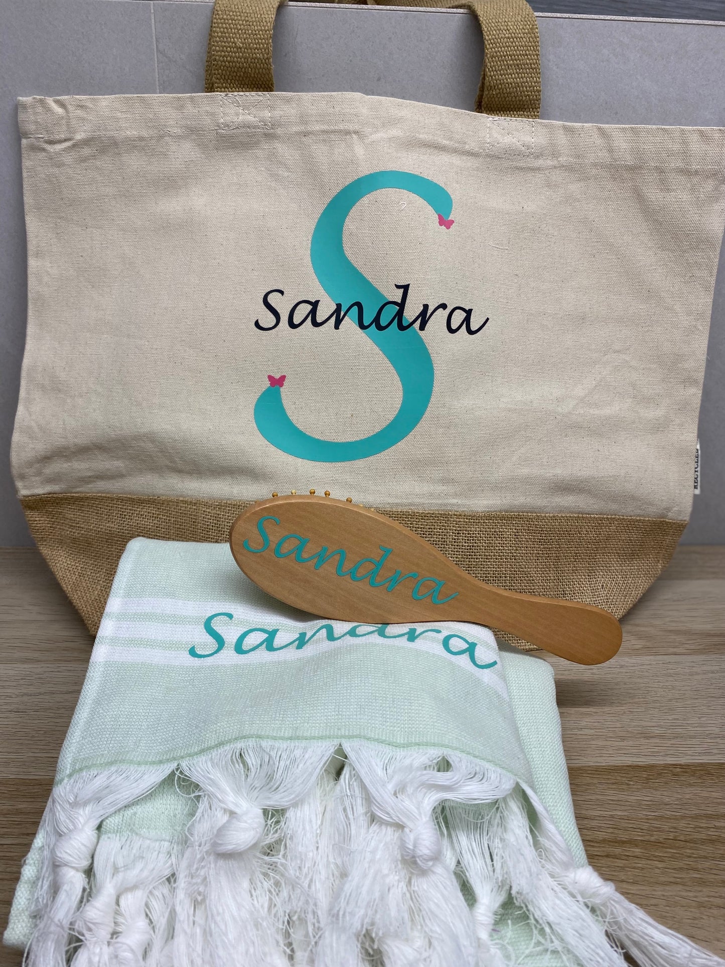 Pack Verano Personalizado: Bolsa + Toalla + Peine con Nombre Bordado