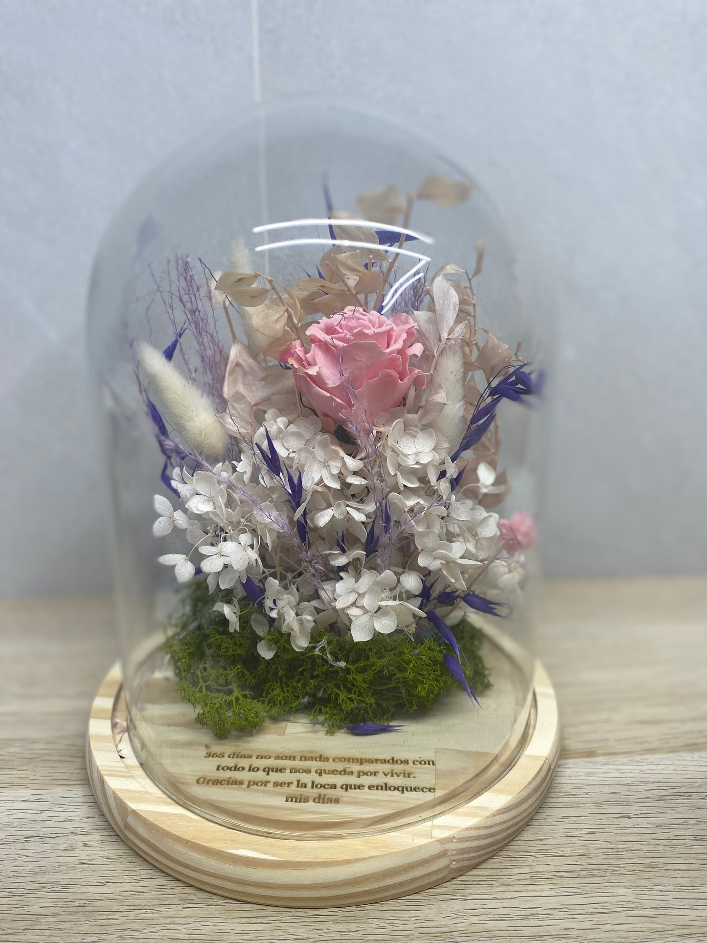Cupula de flor preservada con rosa