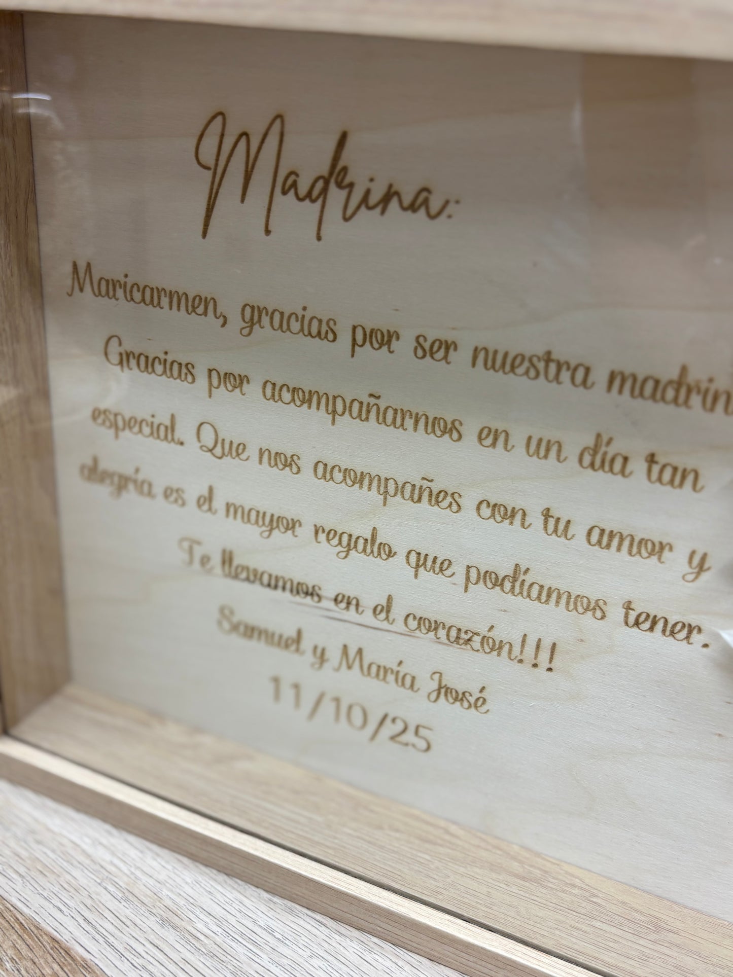 Cuadro personalizado en madera con flor preservada | Regalo decorativo