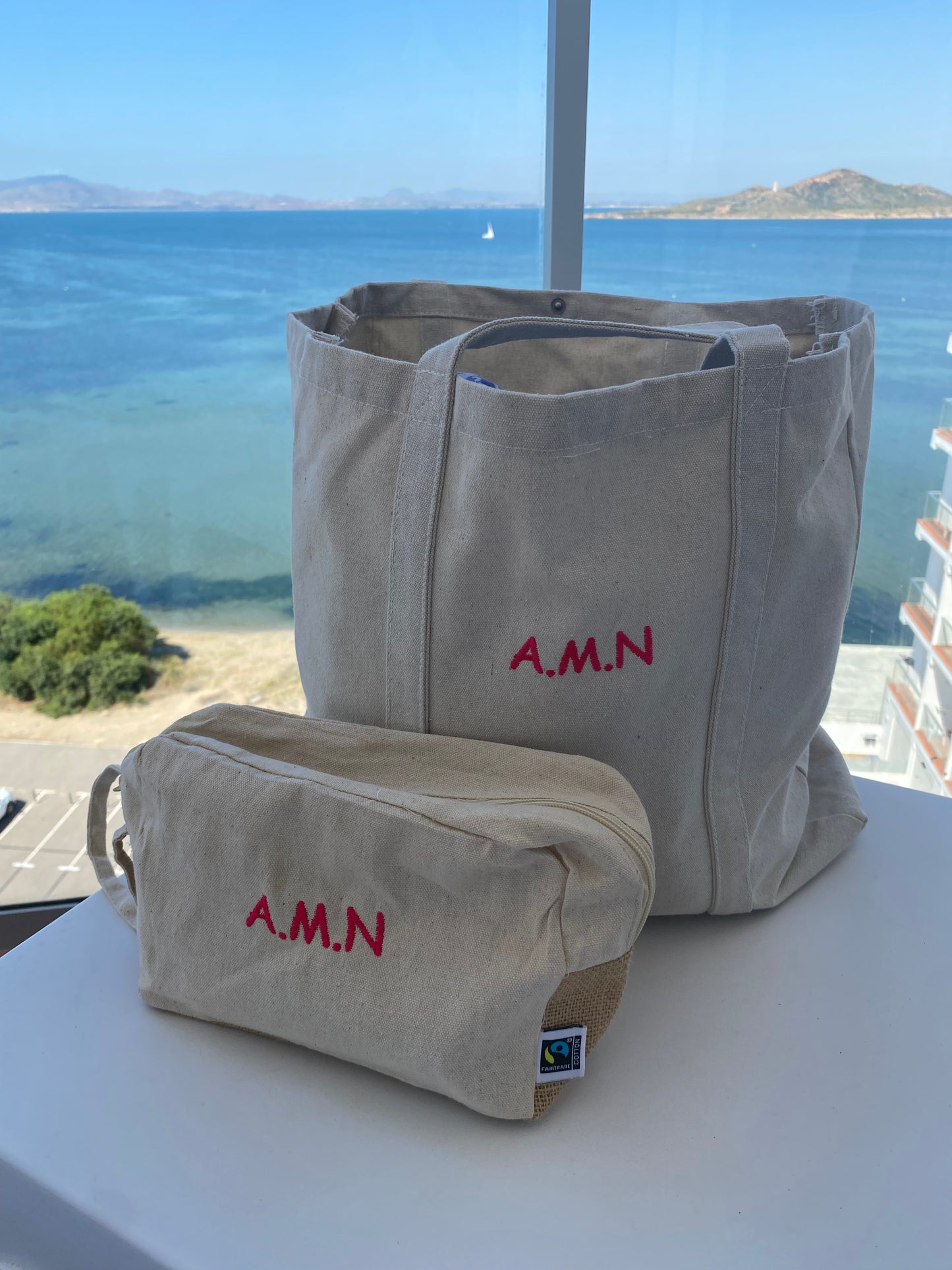 Pack Bolsa y Neceser Bordado – Personalizado con nombre o inicial