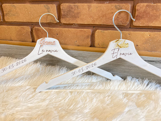 Pack Perchas Personalizadas para Novios – El toque perfecto para el gran día