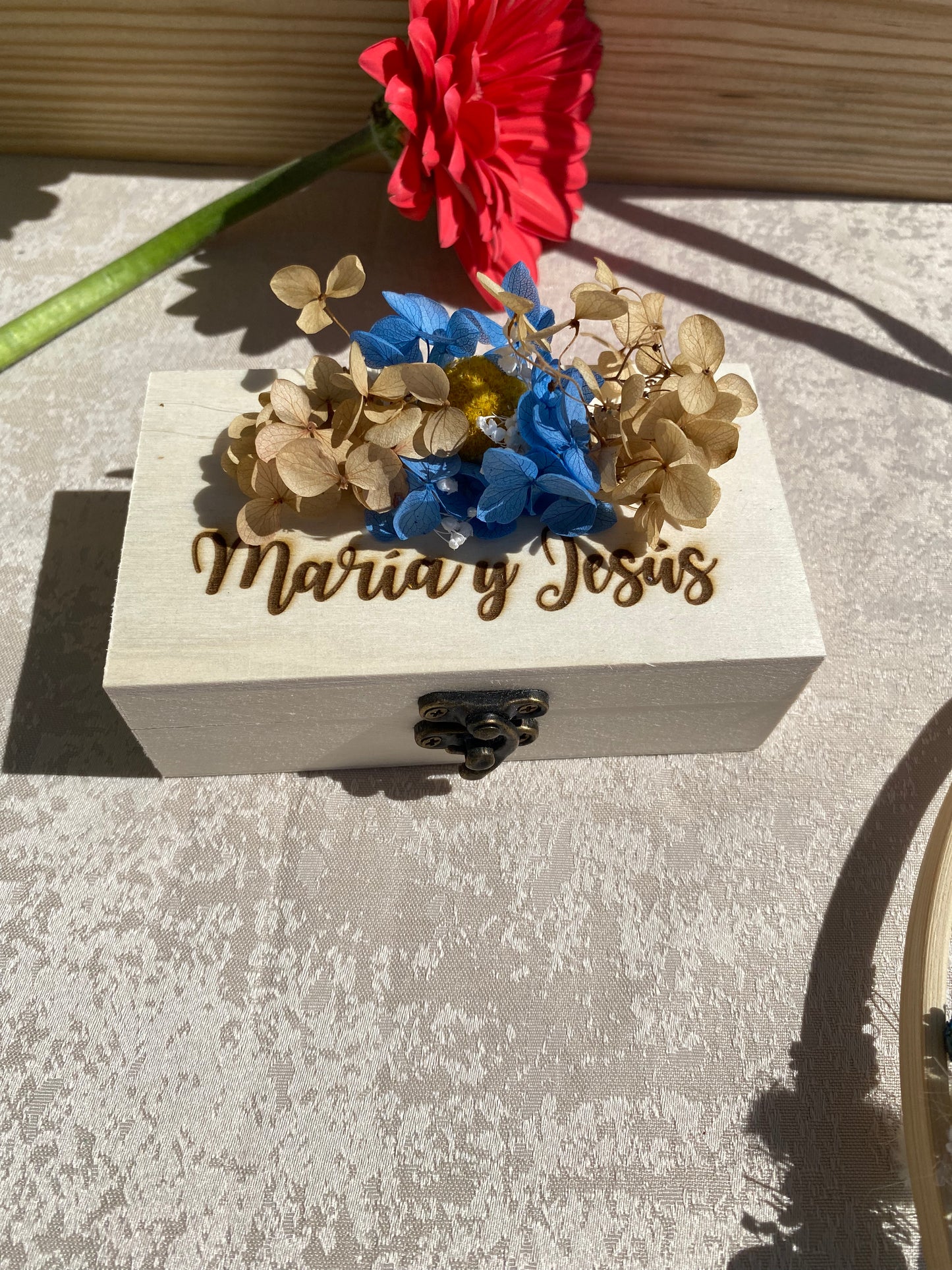 Caja para arras o porta alianzas