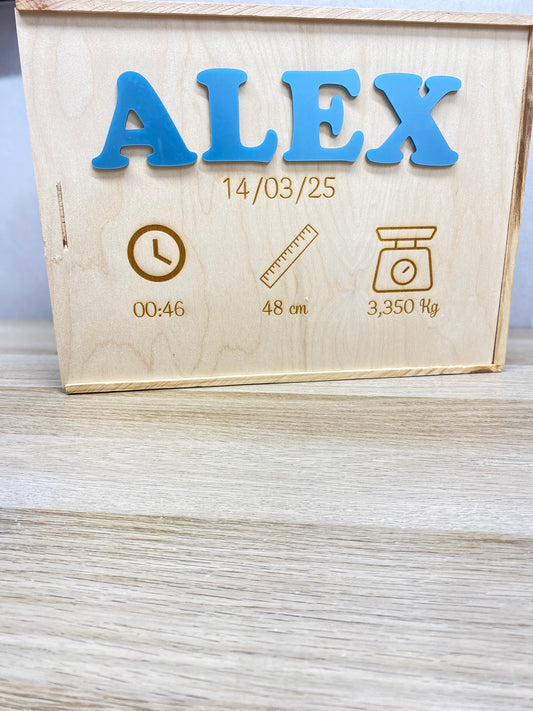 Caja bebe recuerdos 1 año , personalizada
