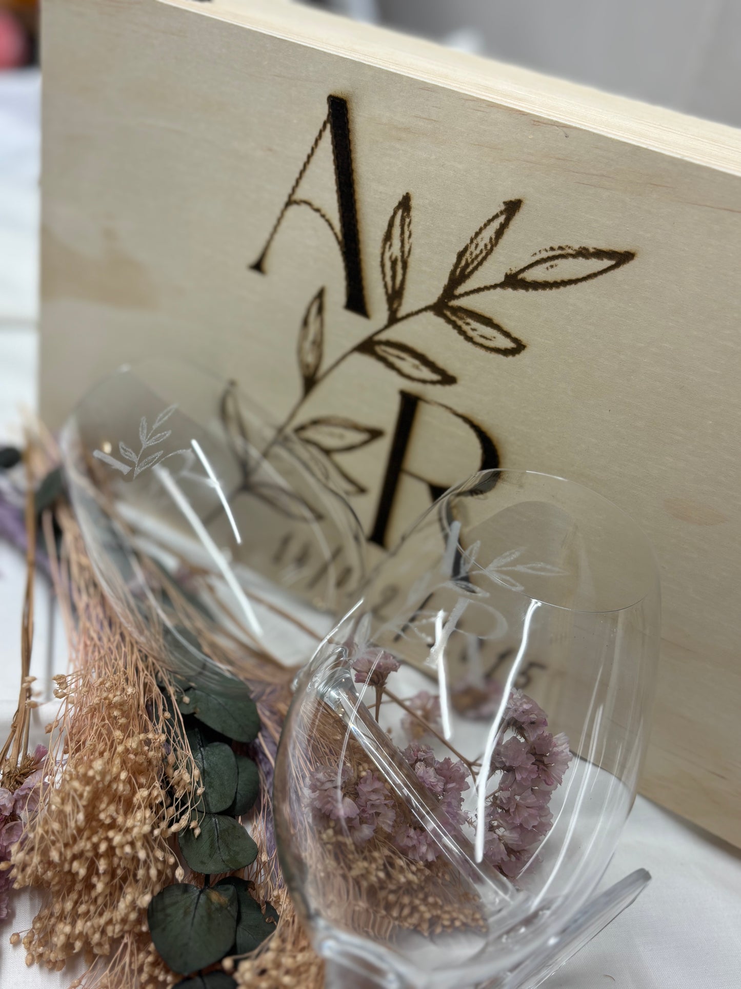 Copas de vino personalizadas más caja de madera