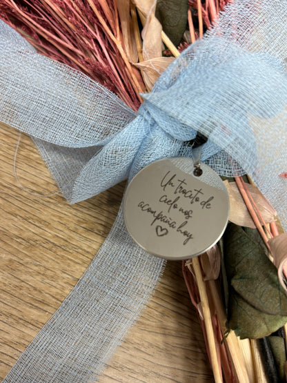Medalla ramo de novia personalizada un trocito de cielo nos acompaña hoy