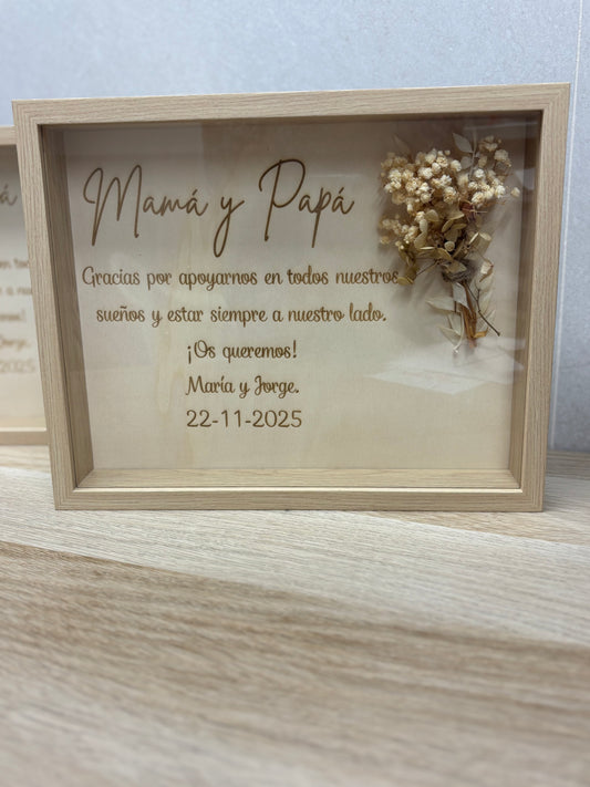 Cuadro personalizado en madera con flor preservada | Regalo decorativo