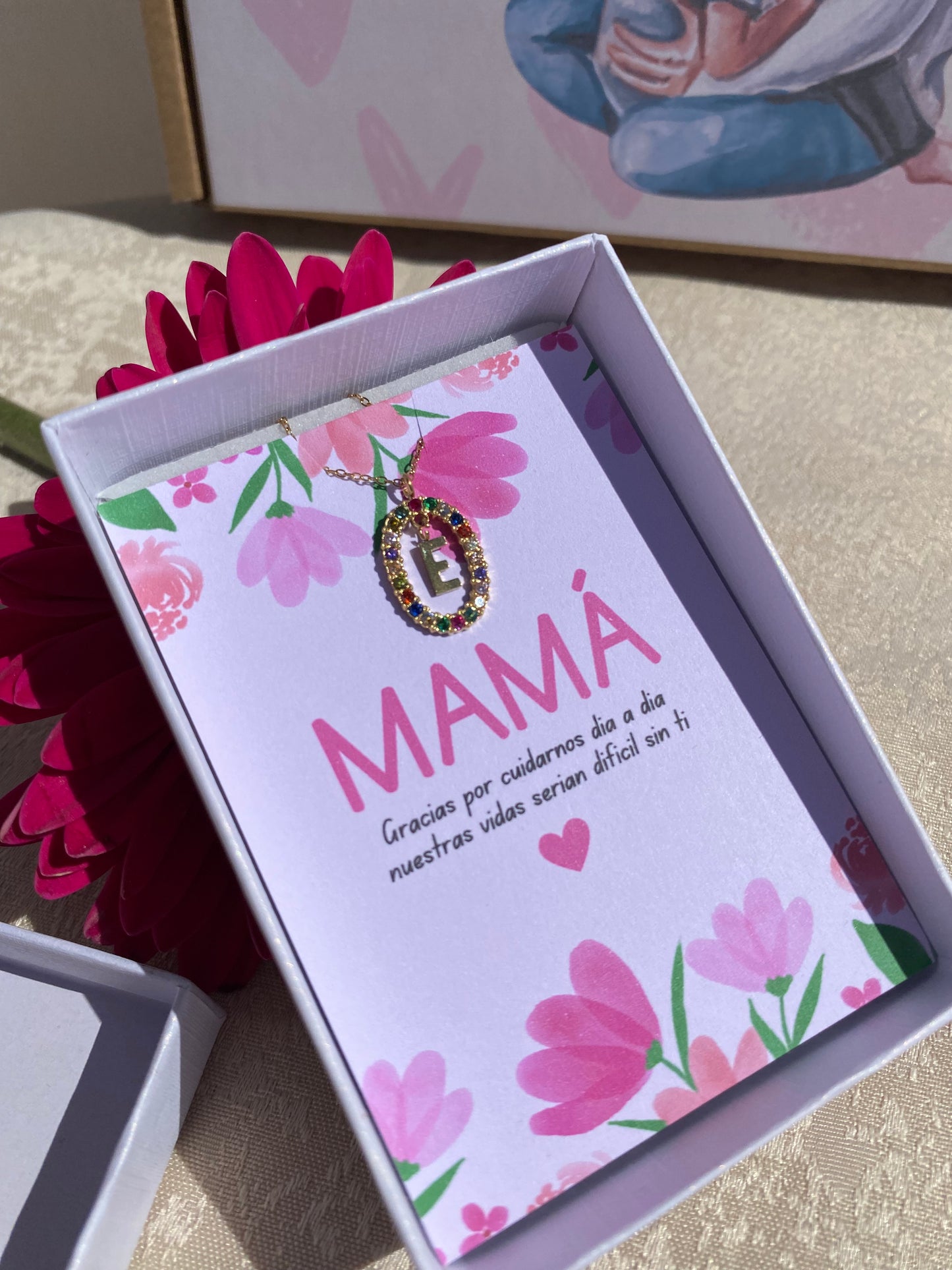 Collar inicial brillo con tarjetita y caja  personalizada dia de la madre