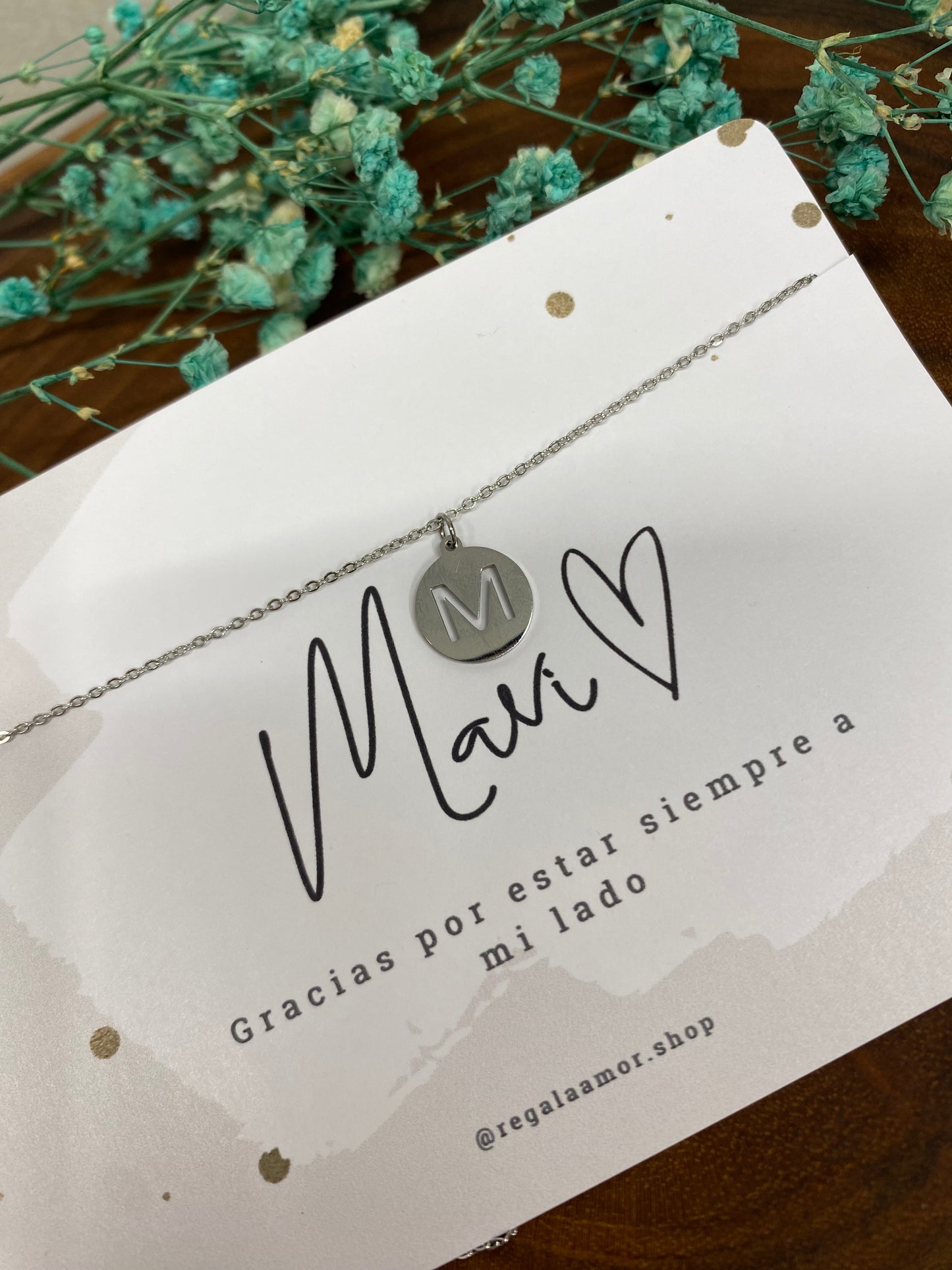 Tarjeta personalizada con collar inicial damas de honor 🌸