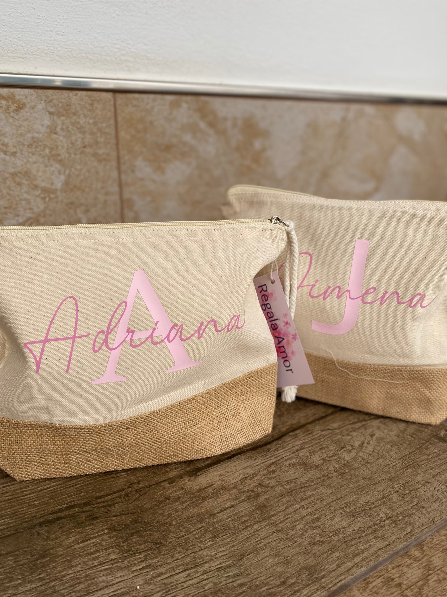 Neceser personalizado con nombre y inicial