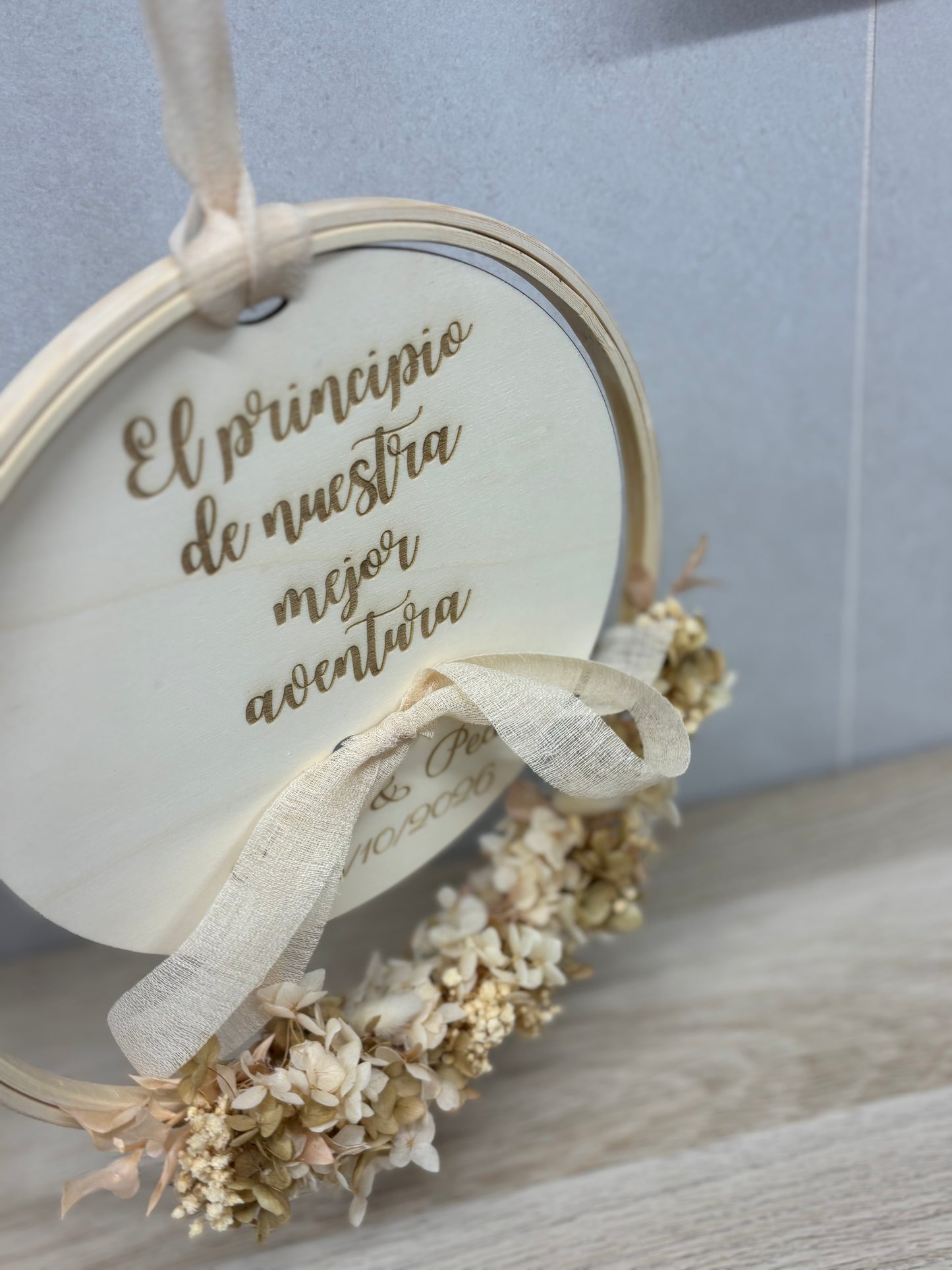 Porta alianzas flores beig