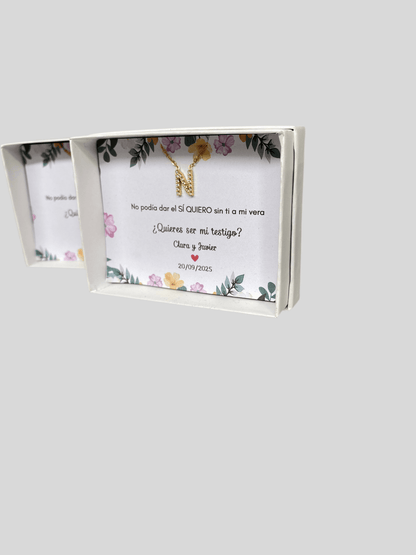Caja con tarjeta personalizada + Collar con inicial - REGALA AMOR