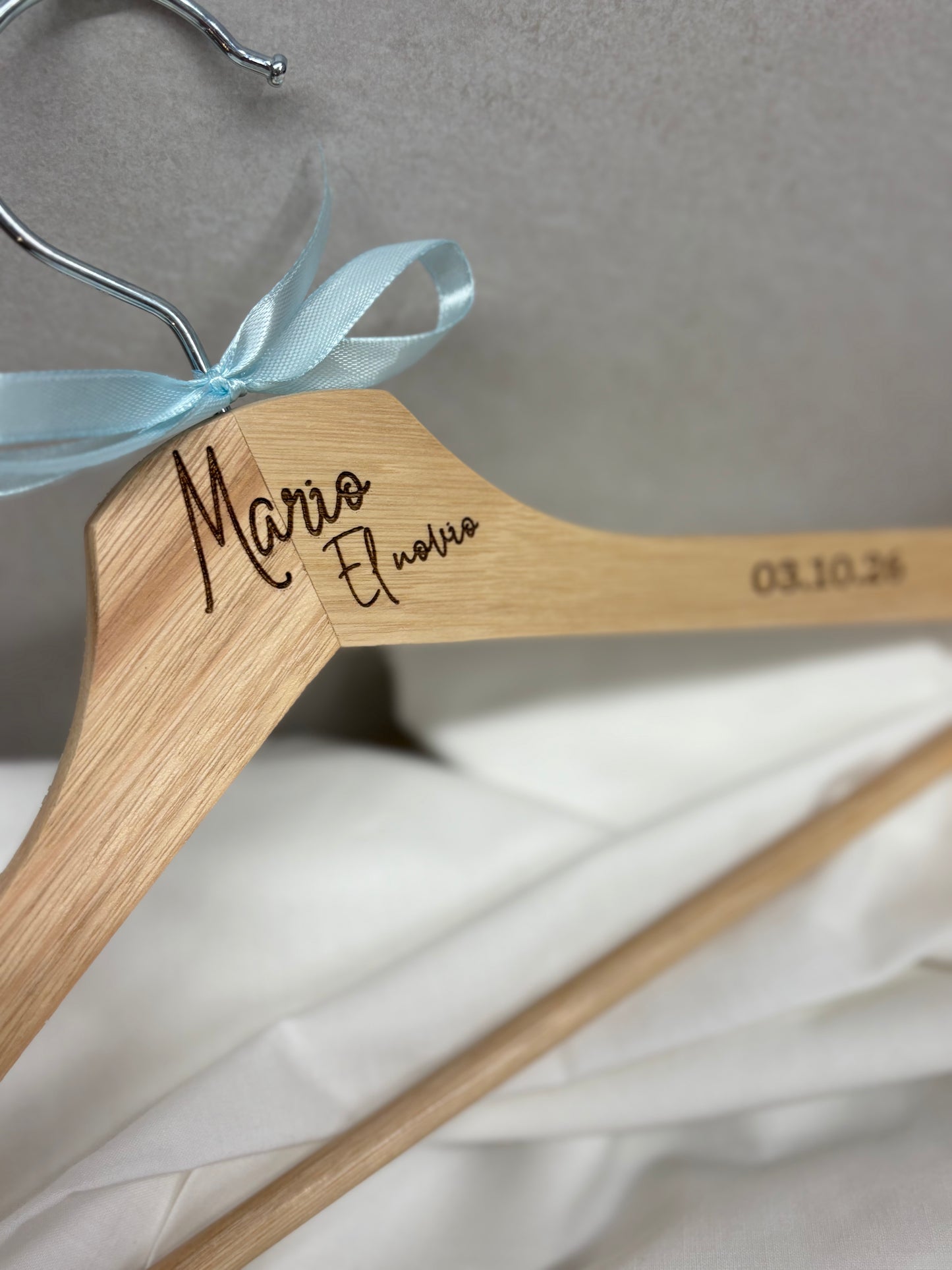 Perchas Personalizadas para Novios | Regalos de Boda Hechos a Mano