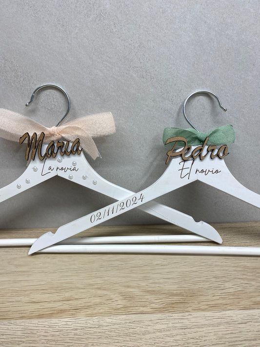 Perchas personalizadas novios