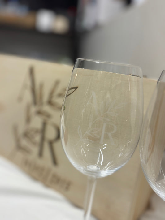 Copas de vino personalizadas más caja de madera