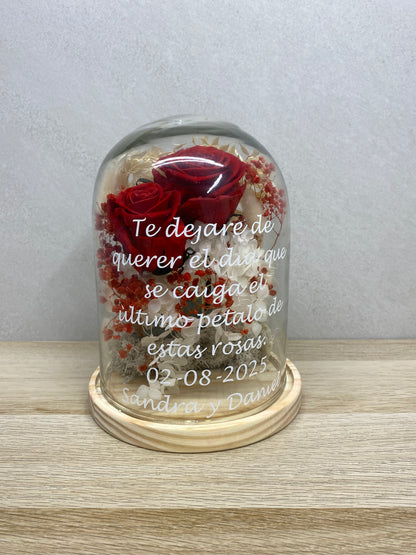 Cúpula de flor preservada con dos rosas – Regalo eterno y elegante