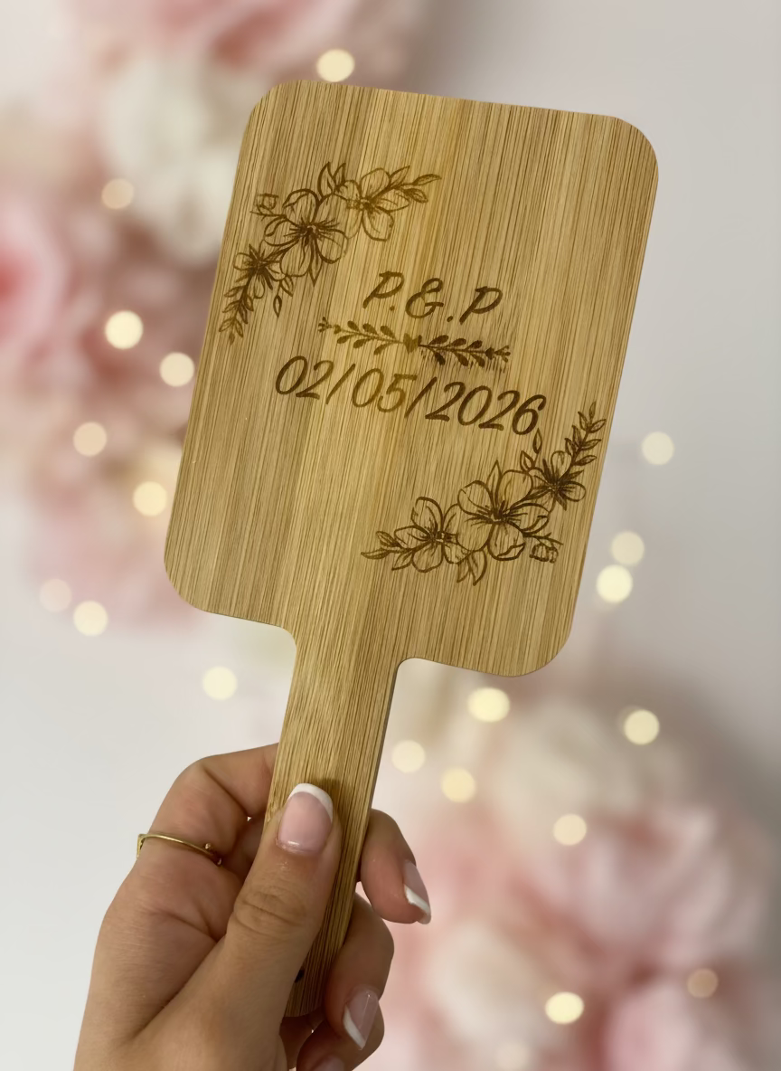 Espejo Personalizado de novia  – Detalle bonito, útil y con nombre propio