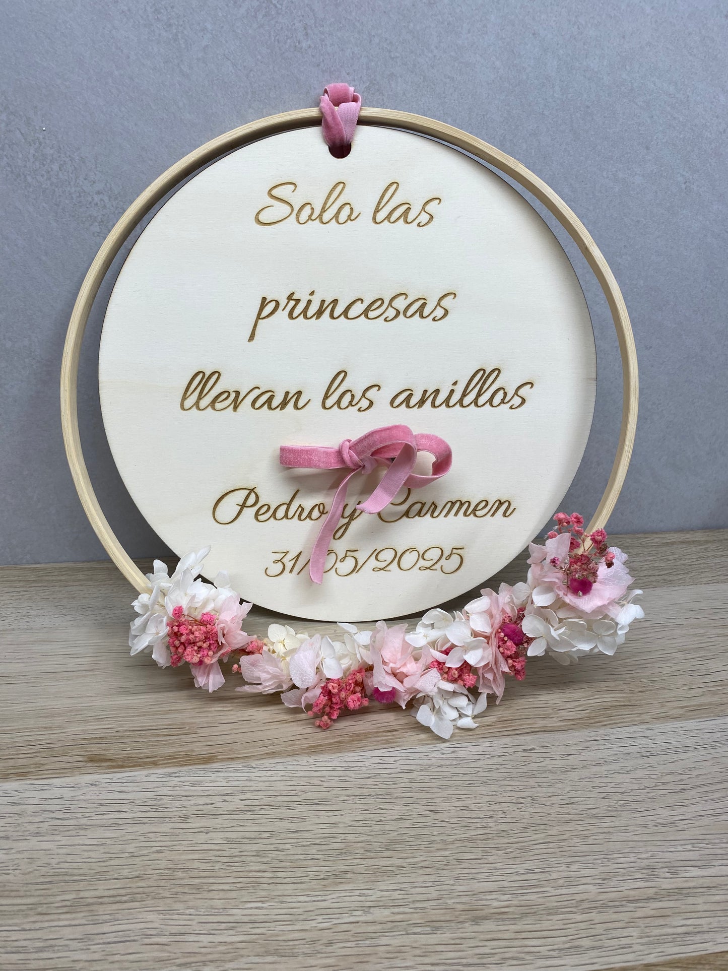 Porta alianzas con flor preservada rosita