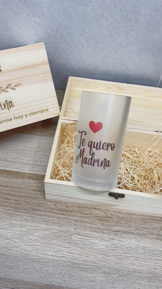 Caja personalizada con jarra de cerveza – regalo original para madrina