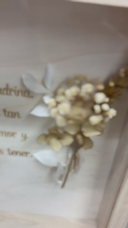 Cuadro personalizado en madera con flor preservada | Regalo decorativo
